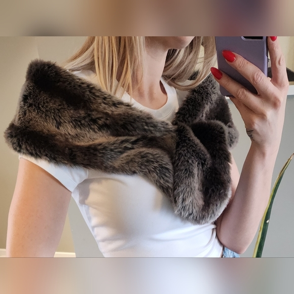 Parkhurst Faux Fur Scarf and Matching Headband - Picture 6 of 11